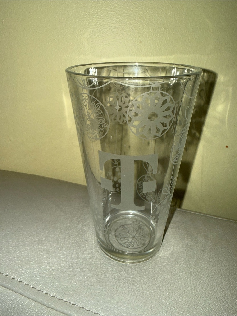 T-Mobile Pink Diagonal Stripe Gift Box with Glass